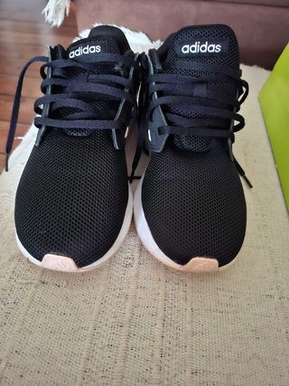 Zapatillas Adidas.