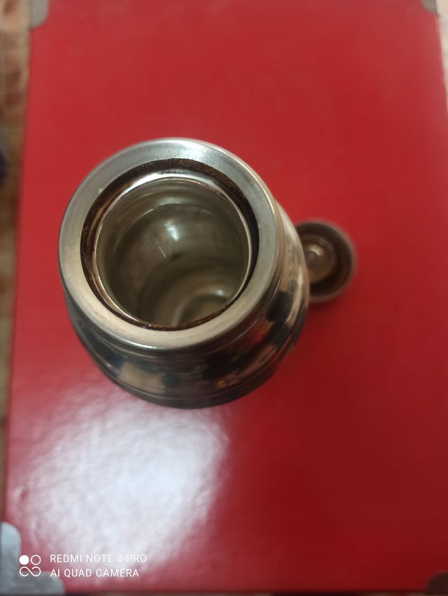 Antiguo termo de bebidas.