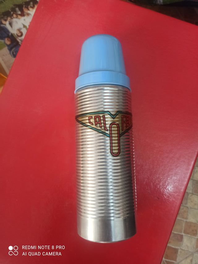 Antiguo termo de bebidas.