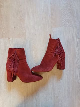 Botas piel tacón burdeos Stradivarius  39