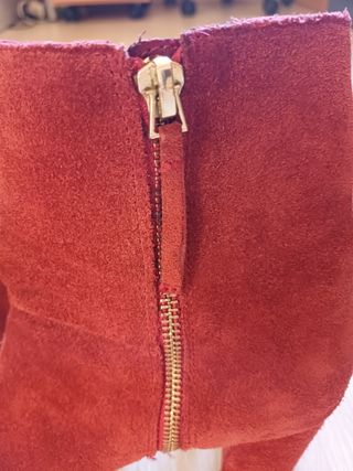 Botas piel tacón burdeos Stradivarius  39