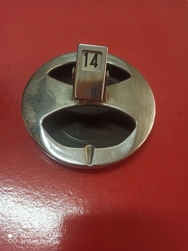 Cenicero calendario años años 60-70