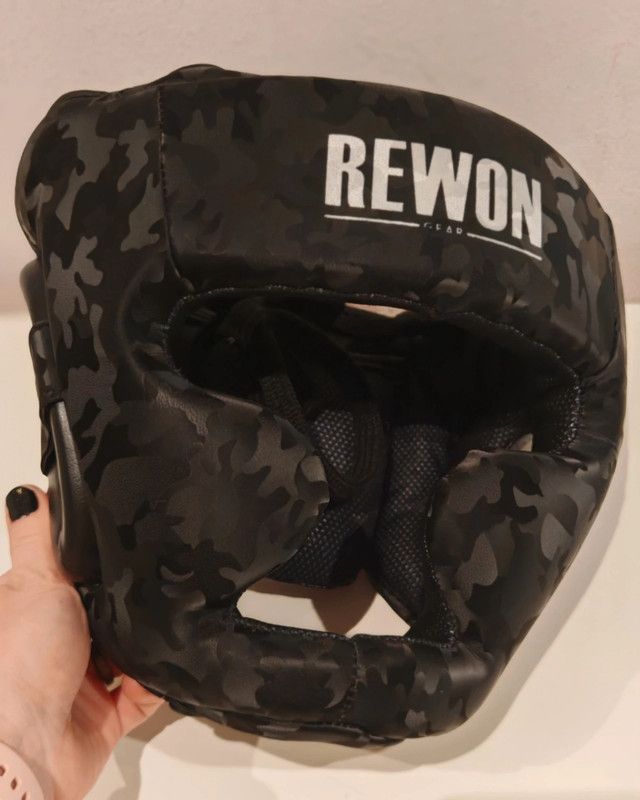 Caschetto boxe REWON nero camo, S- come nuovo
