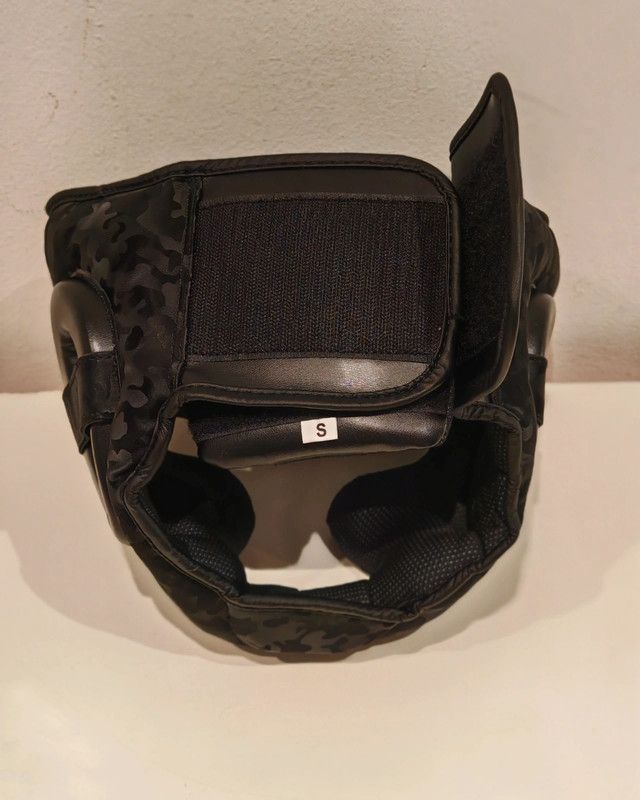Caschetto boxe REWON nero camo, S- come nuovo
