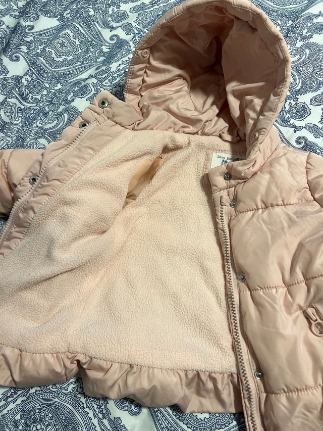 Abrigo Zara talla 12-18 meses