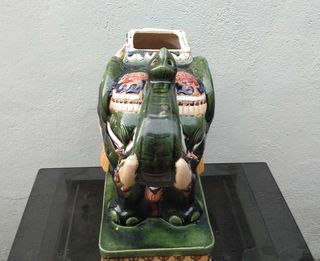 Elefante de la Suerte Antiguo en Porcelana Japones