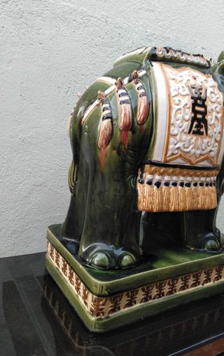 Elefante de la Suerte Antiguo en Porcelana Japones