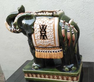Elefante de la Suerte Antiguo en Porcelana Japones