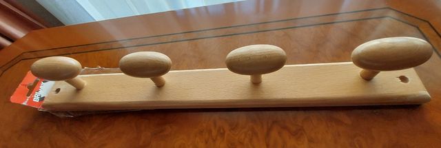 Percha de Madera con Pomo Oval