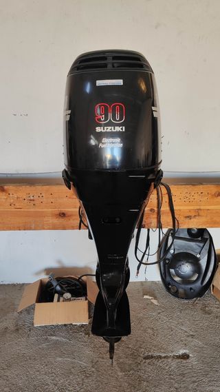 Fueraborda SUZUKI DF90