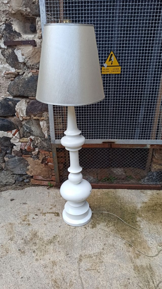 Lampara de pie cerámica y madera antigua