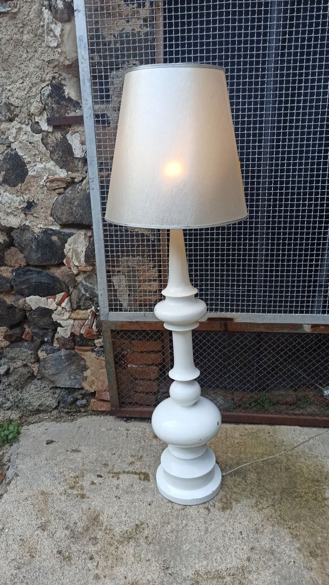 Lampara de pie cerámica y madera antigua