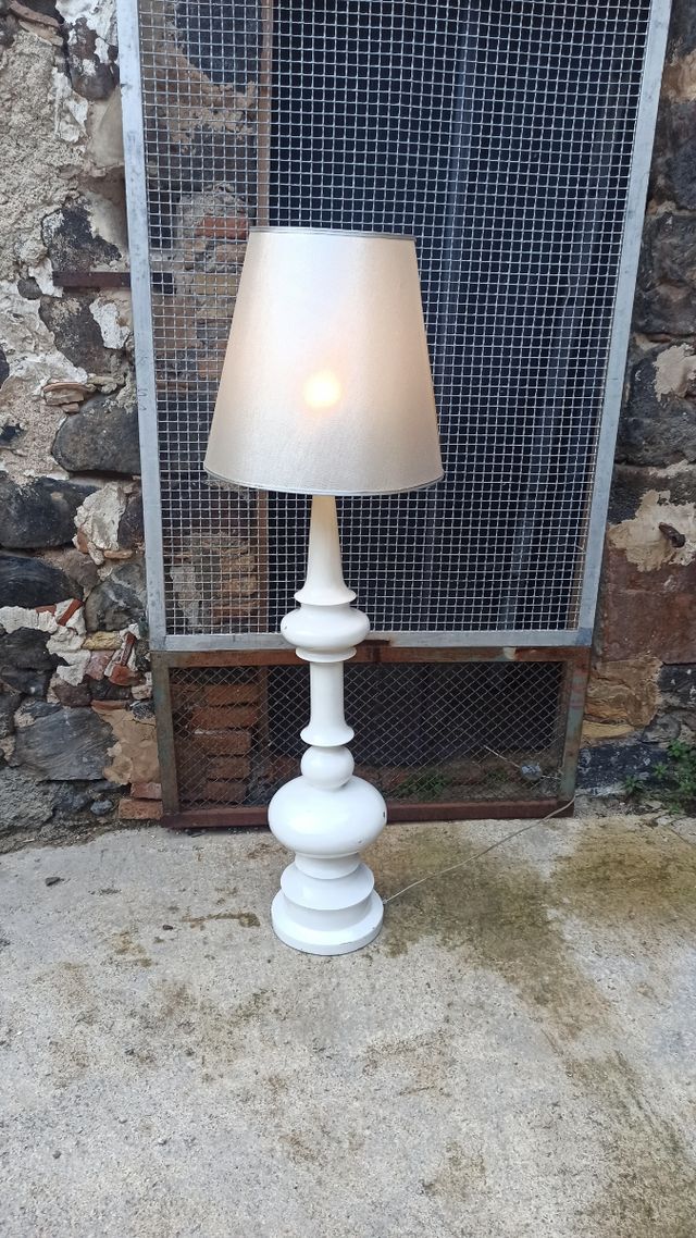 Lampara de pie cerámica y madera antigua