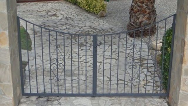 Puerta jardín de hierro