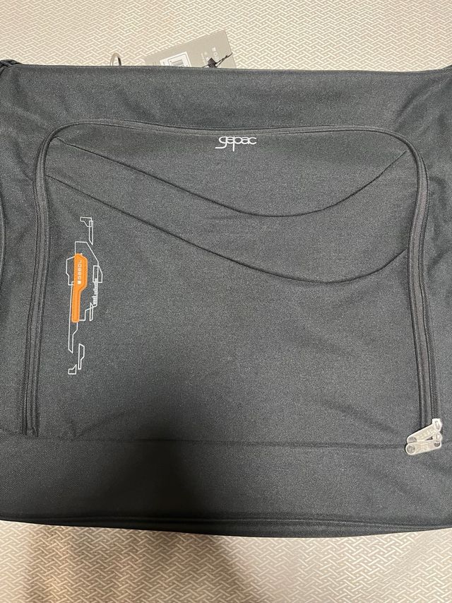 Portatrajes week Gabol