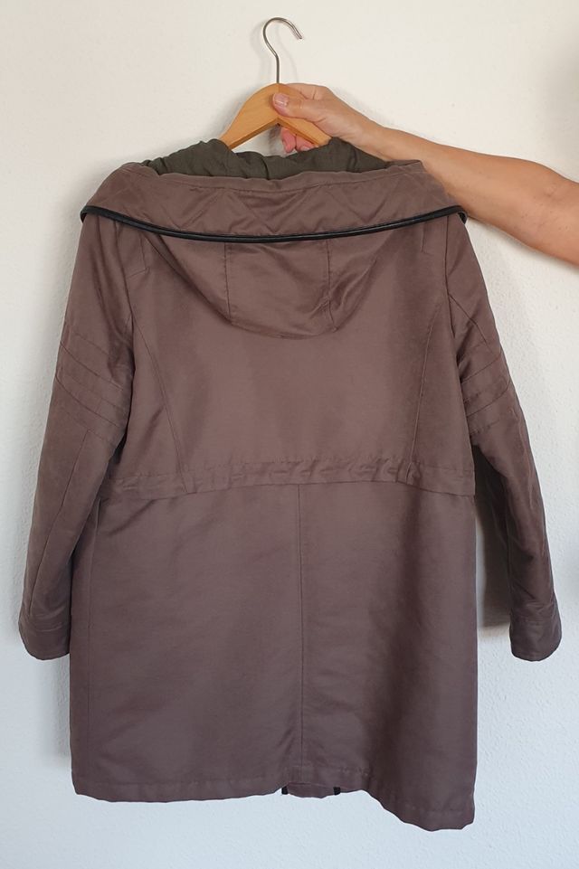 Parka preciosa, estilosa y nueva. Un par de usos.