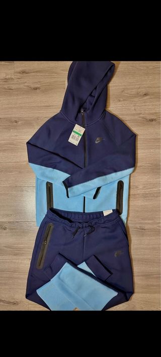 Conjunto Nike Tech 