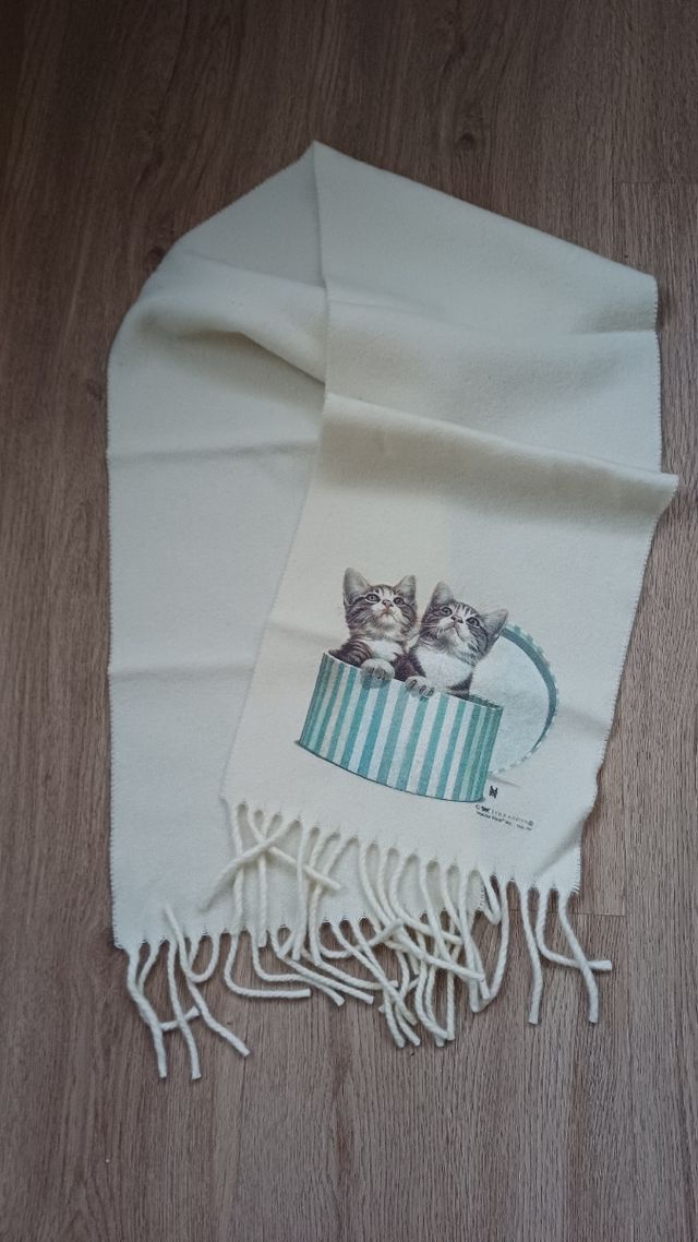 Sciarpa in lana con stampa gattini