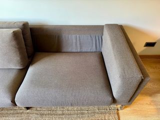 Sofá tres plazas+reposapiés, modelo Nockeby (IKEA)