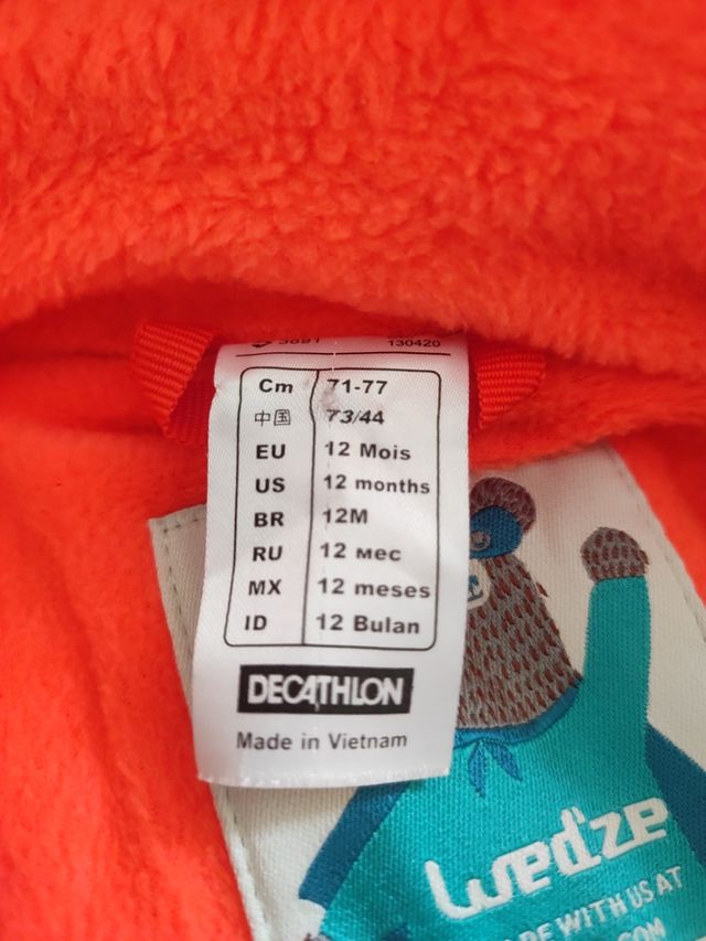 Mono nieve con guantes talla 24 meses