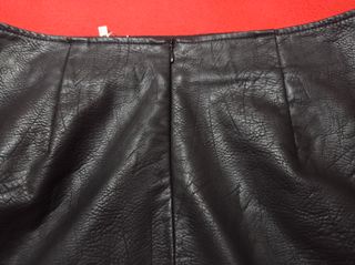 Minifalda cuero Stradivarius tXS
