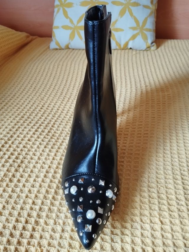 Sfera Botín negro con tachuelas