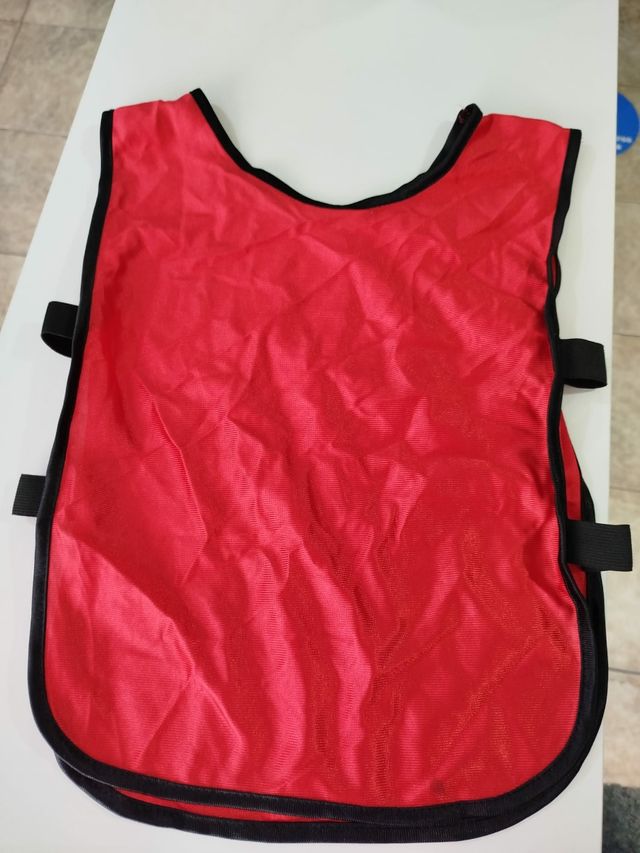 24 CHALECOS TALLA S. SIN ESTRENAR 