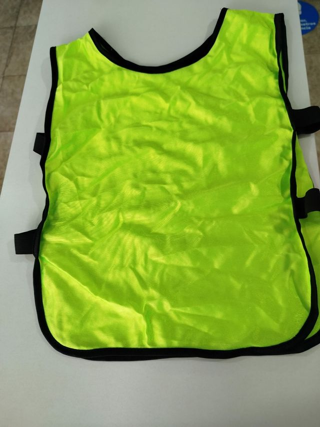 24 CHALECOS TALLA S. SIN ESTRENAR 