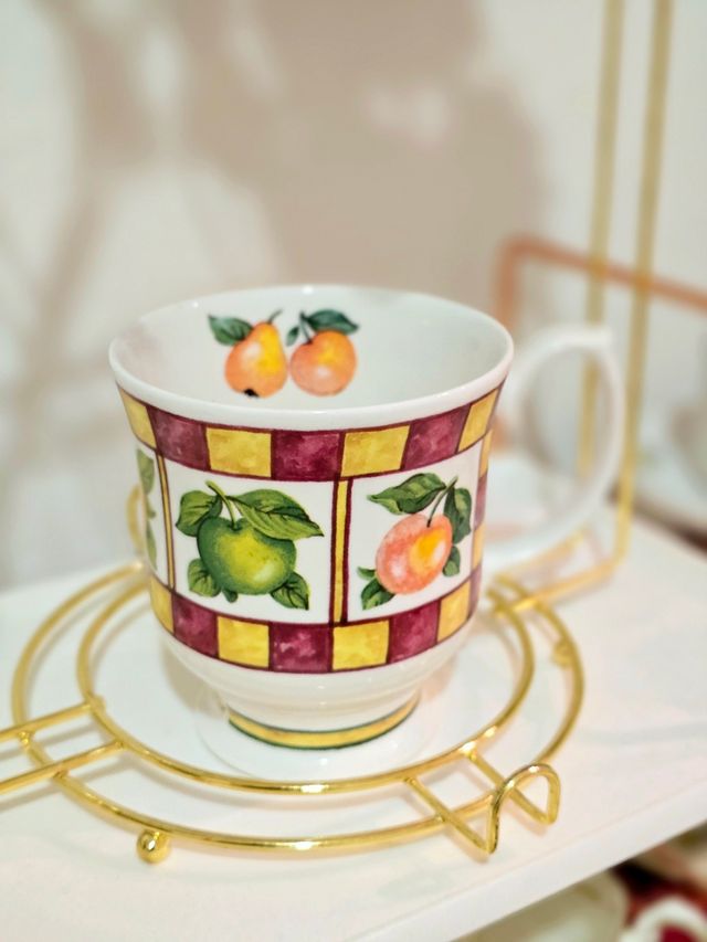 Taza tipo mug, para café o té de porcelana inglesa