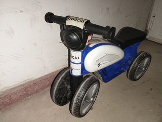 Moto correpasillos policia