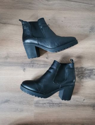 Botines tacón negro