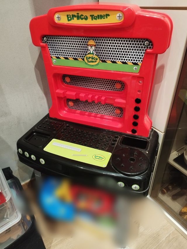 Banco de herramientas juguete