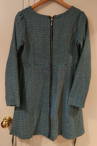 Vestido marca kling, color azul, blanco y negro