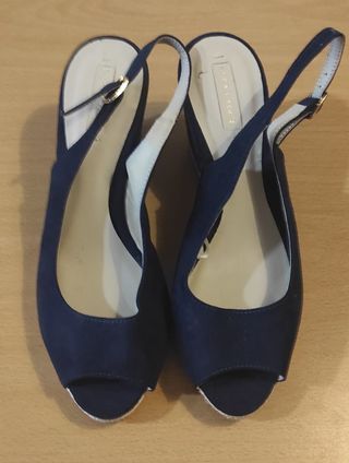 sandalias de cuña azul marino