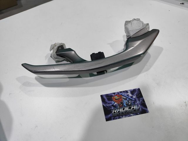 Asidero derecho ER6F