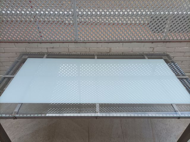 Mesa de Cristal y ratán