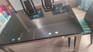 Mesa y sillas comedor 