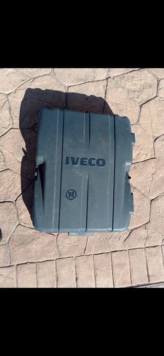 Iveco tapa de batería