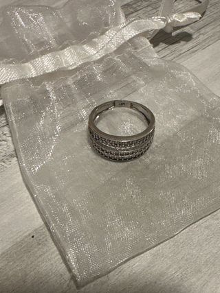 Anillo de plata y circonitas