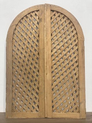 2 ventanas semicirculares celosia antiguas