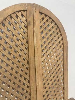 2 ventanas semicirculares celosia antiguas