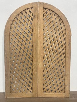 2 ventanas semicirculares celosia antiguas