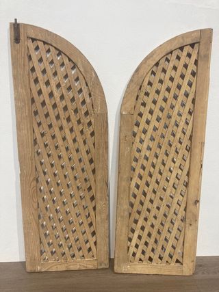 2 ventanas semicirculares celosia antiguas