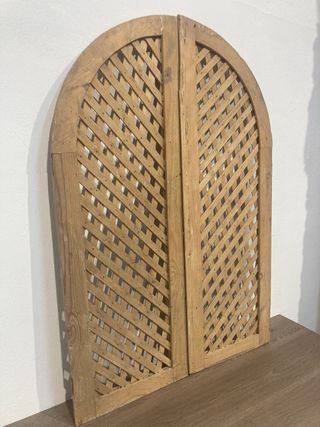 2 ventanas semicirculares celosia antiguas
