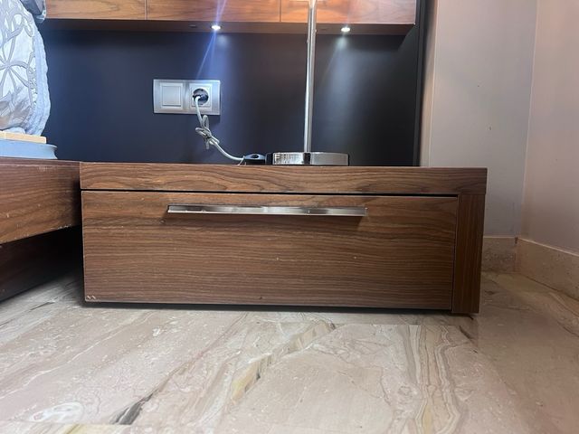 cabeceira com sensor de luz cama canapé cama e mesas de café