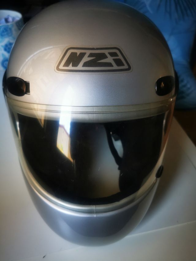 Casco para moto, precio de regalo.