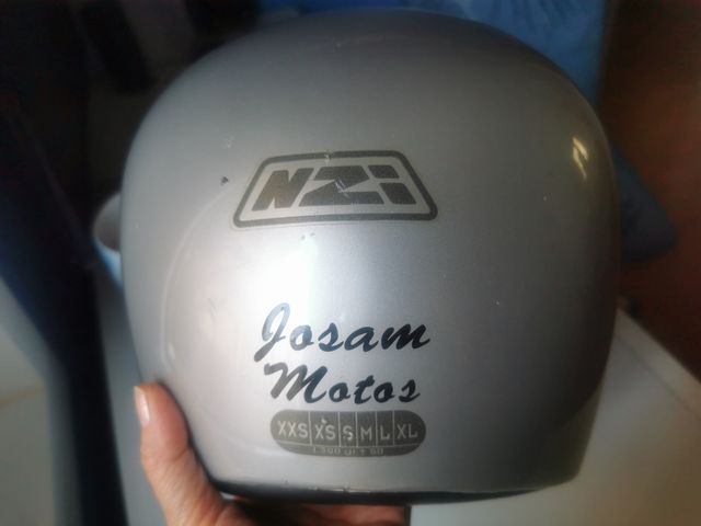 Casco para moto, precio de regalo.