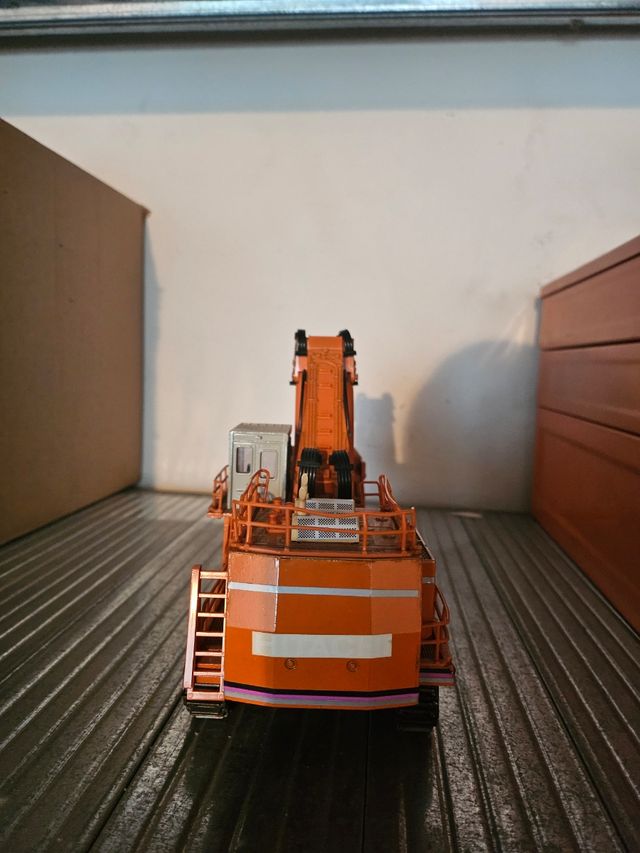 Modellino macchine movimento terra