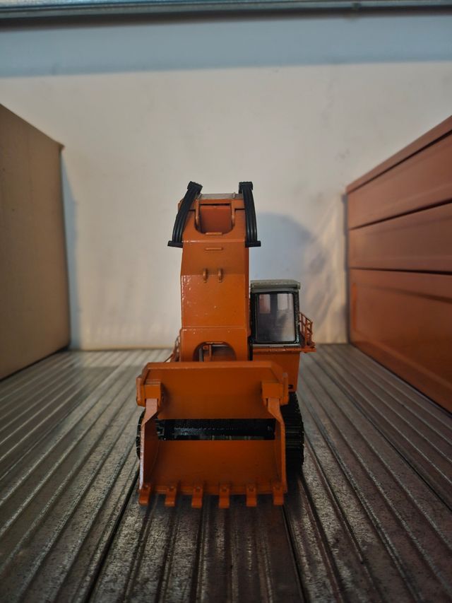 Modellino macchine movimento terra