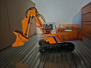 Modellino macchine movimento terra